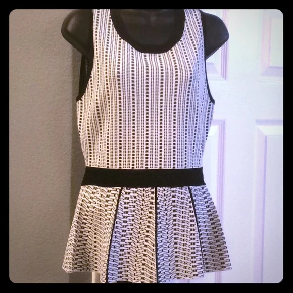White House Black Market NEW Peplum Knit Top - Picture 2 of 3